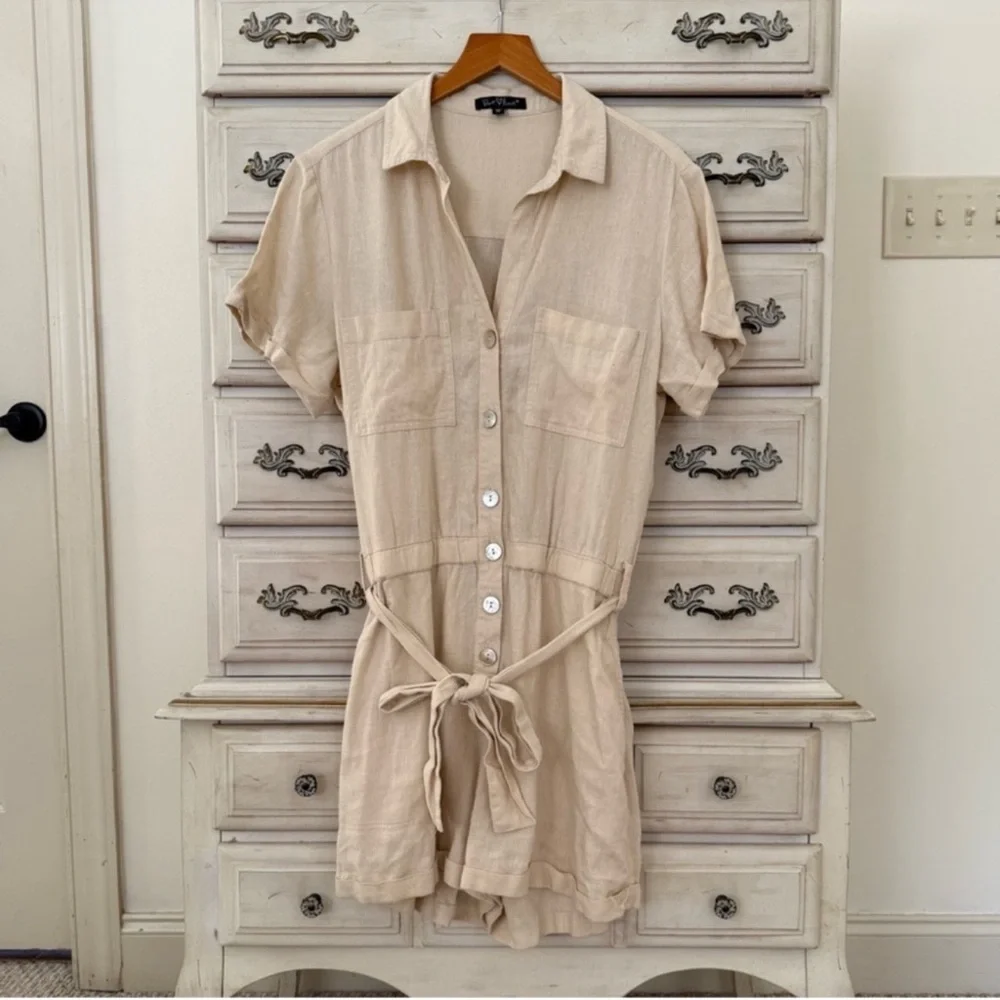 Vici Oatmeal Linen Pocketed Romper - Picture 2 of 6
